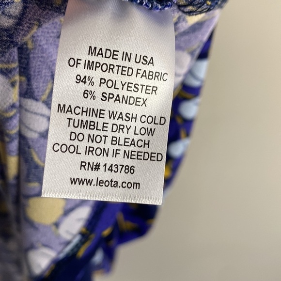 Leota Mindy Shirred Midi Dress In Woodberry Size Large - Picture 7 of 15